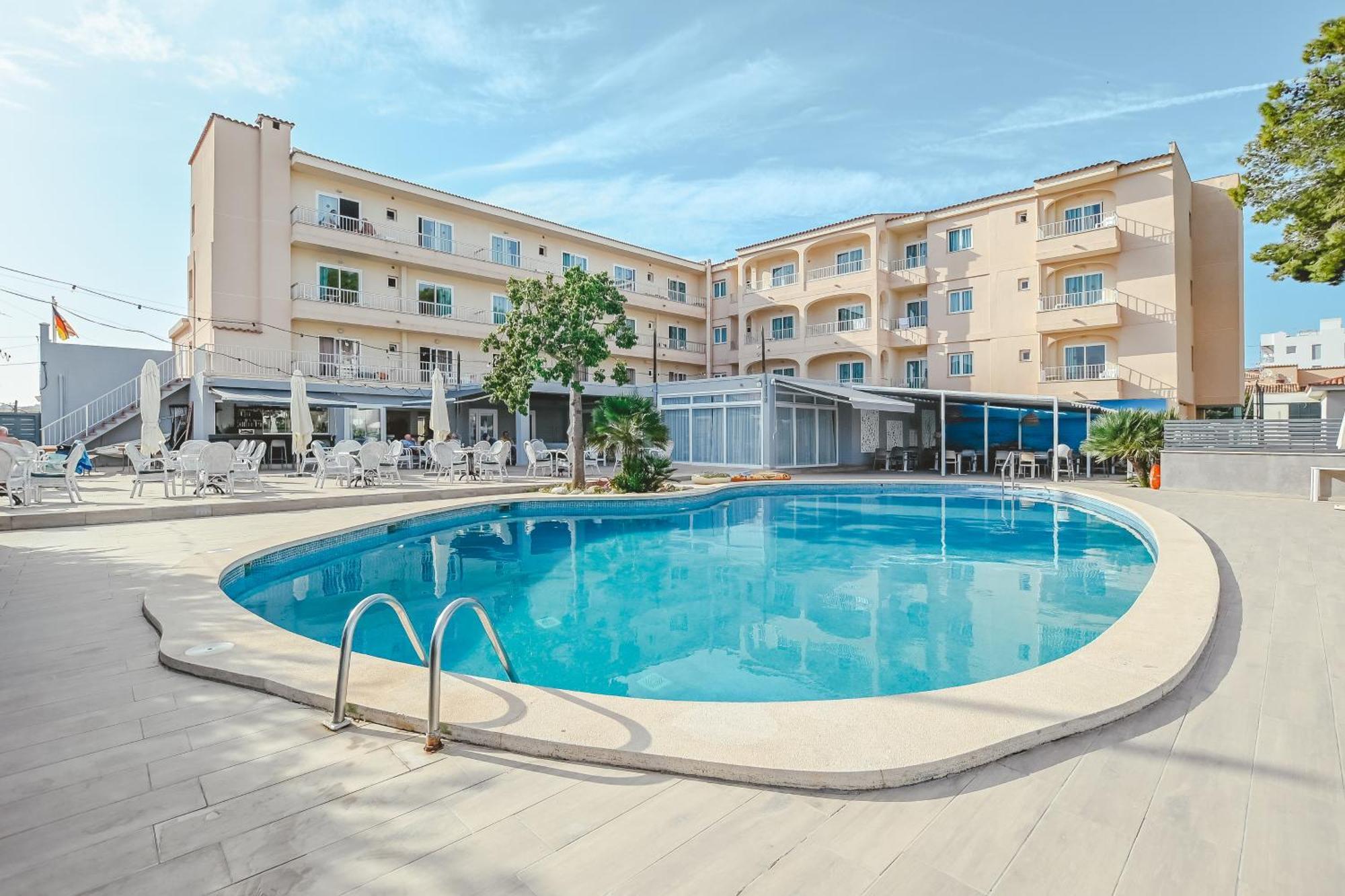 Hotel Lliteras Cala Ratjada  Extérieur photo