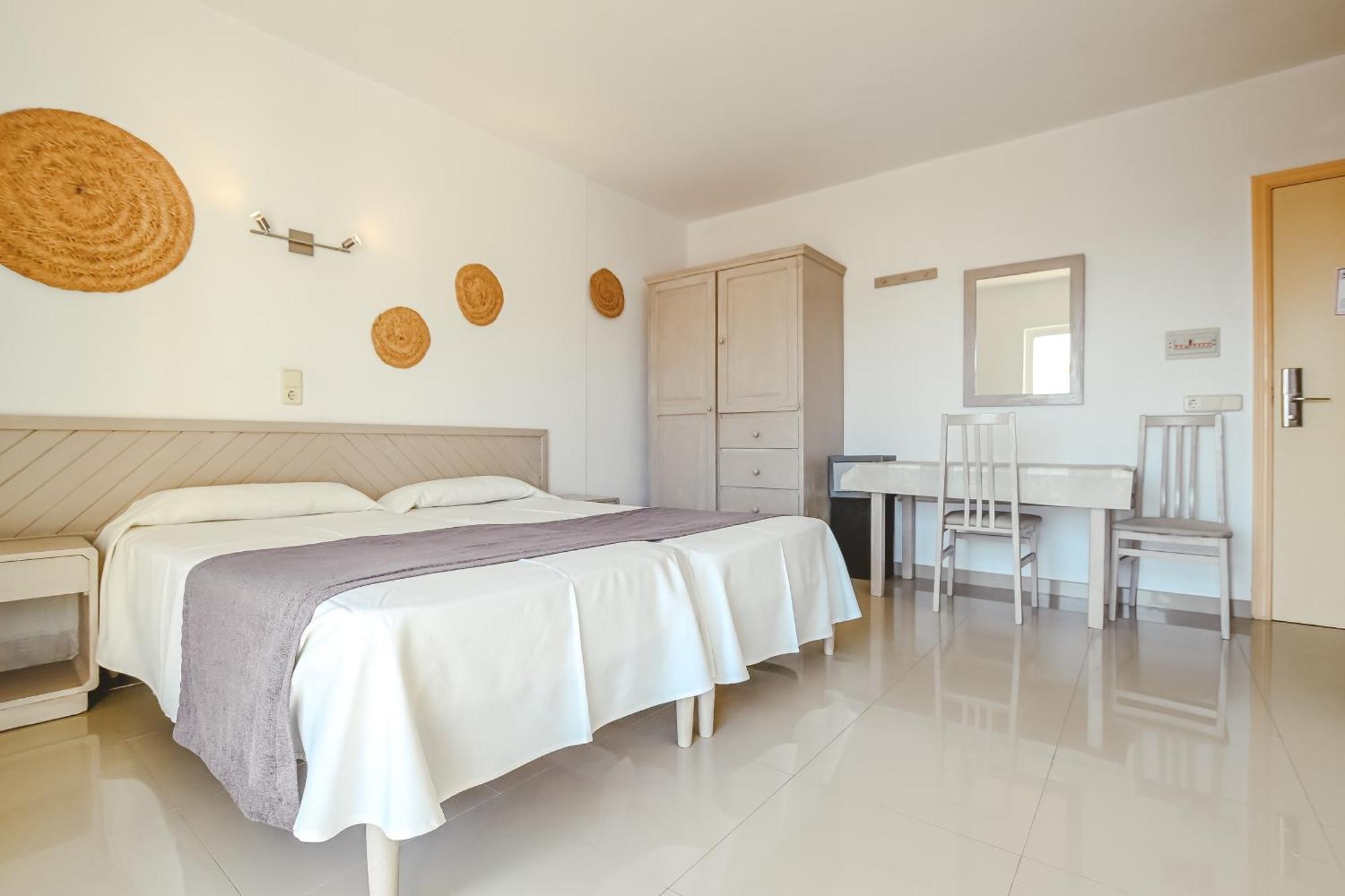 Hotel Lliteras Cala Ratjada  Extérieur photo